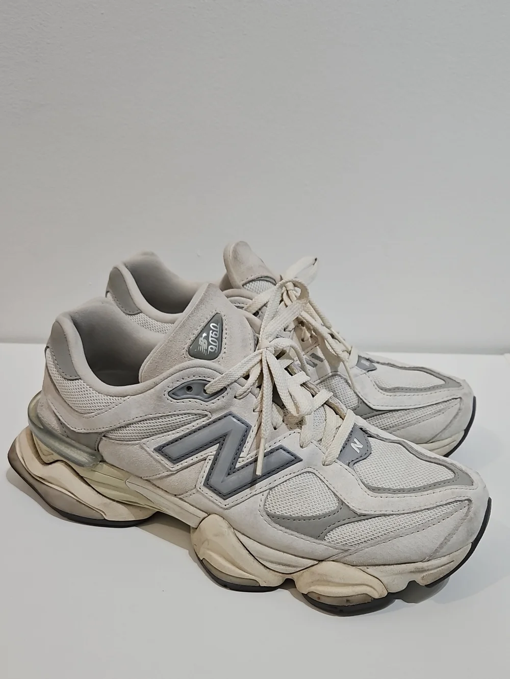 New Balance Women's Sneakers in Off-White and Light Gray